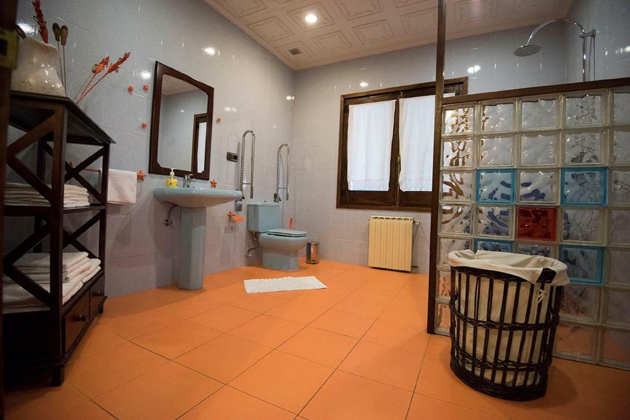 Maria La Carbayeda Guest House Luanco Luaran gambar